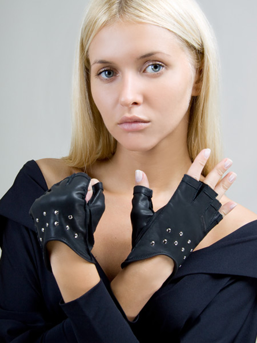 Перчатки без пальцев женские
